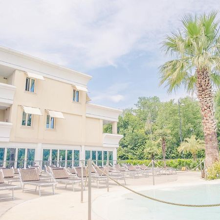 Relais Du Lac Village - Italian Homing Дезенцано-дель-Гарда Екстер'єр фото