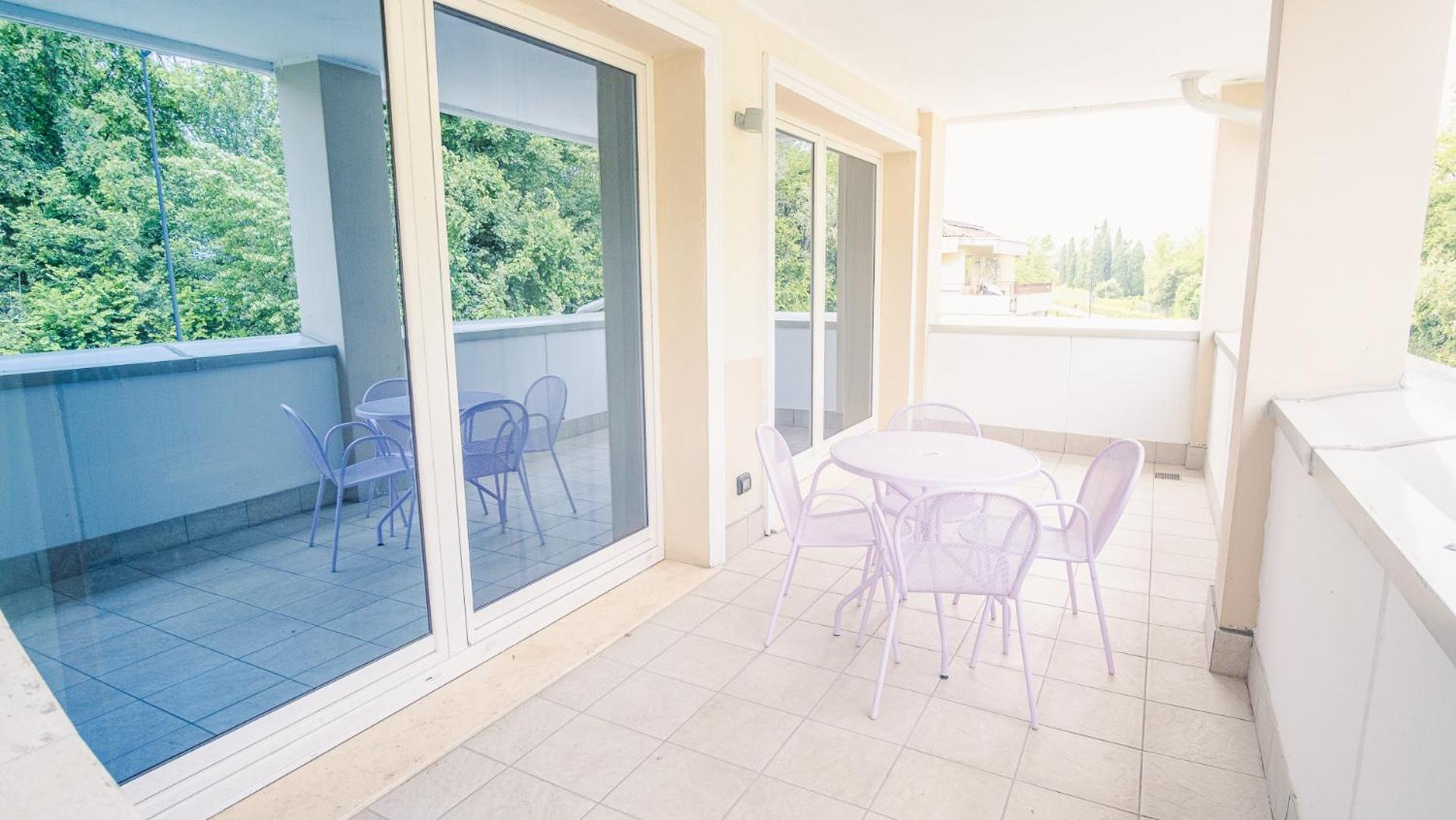 Relais Du Lac Village - Italian Homing Дезенцано-дель-Гарда Екстер'єр фото